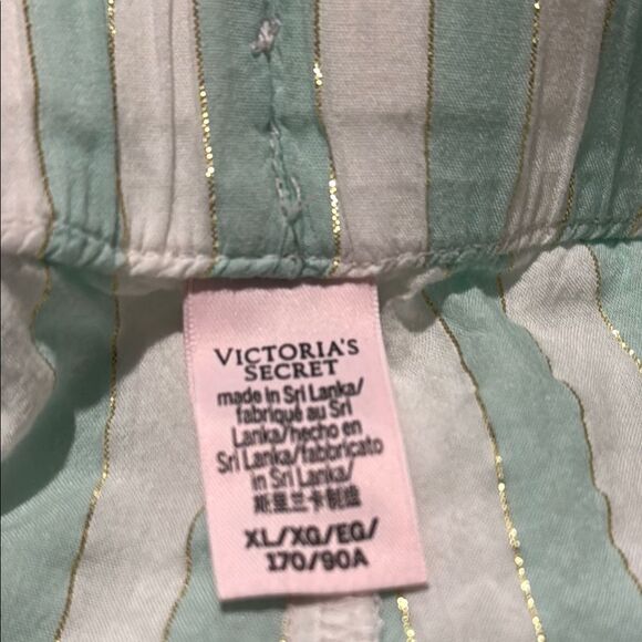 Victoria’s Secret Striped Green and White Shorts size xl - Picture 3 of 3